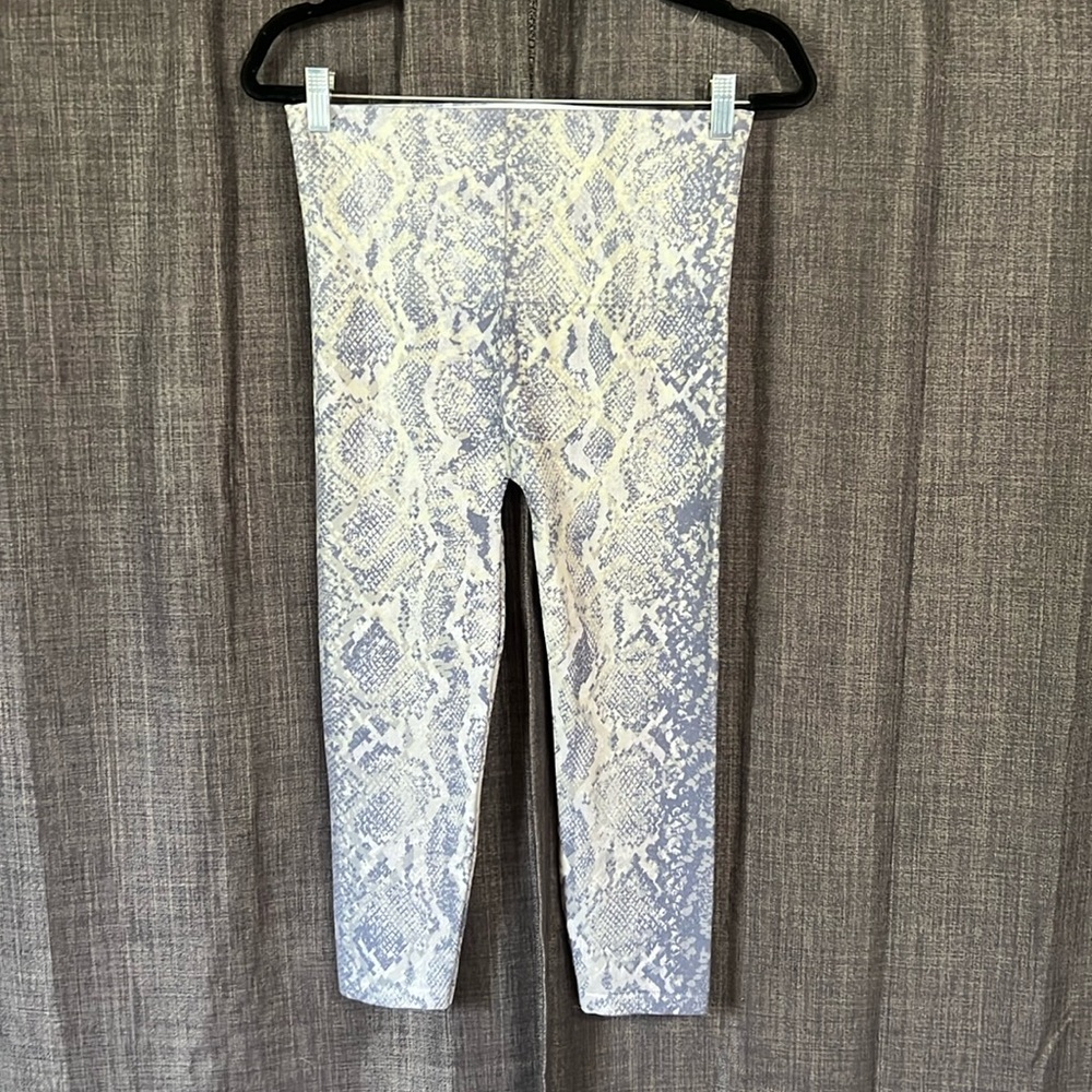M. Rena snake print gray lavender cropped leggings one size